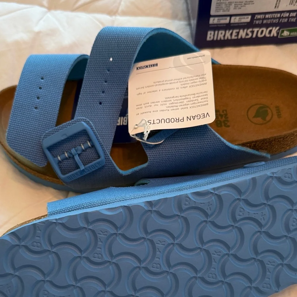 Birkenstock Arizona Rivet Logo Sandals in Sky Blue never worn - Picture 4 of 7